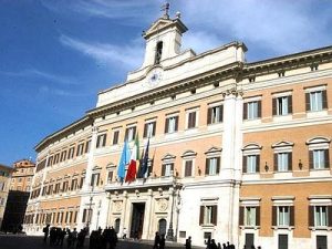 montecitorio_esterno-400x300